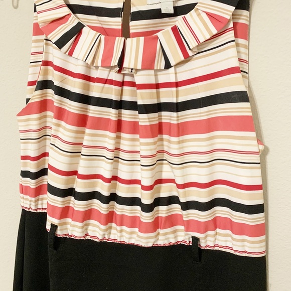 New York and Company (size XL) Sleeveless, Pleated, Ruffled Collar, Pencil Dress - Picture 4 of 13